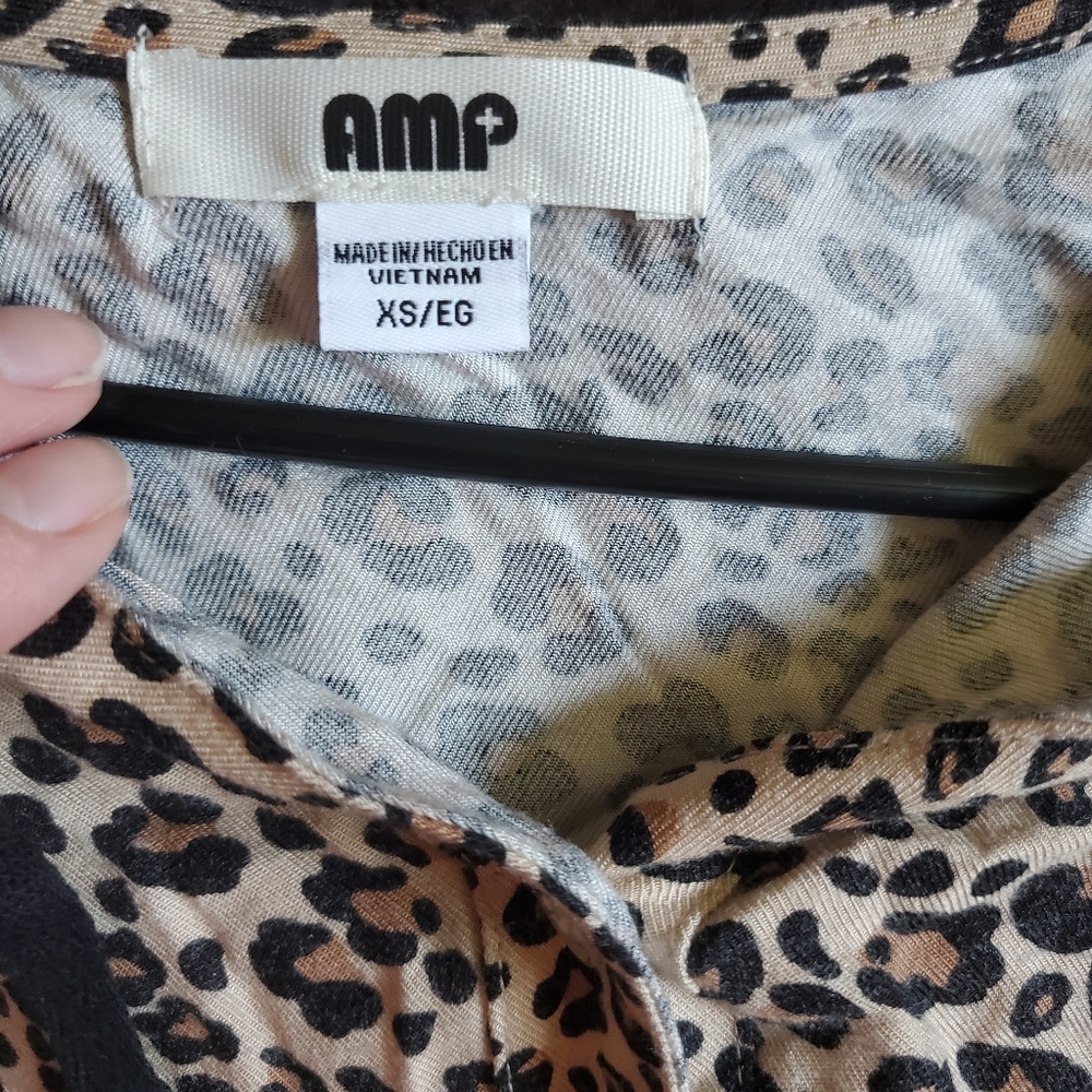 Leopard top - Picture 2 of 3